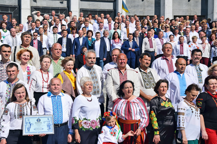 Депутати усіх рівнів вийшли на рекорд. Фото автора